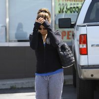 Mila Kunis se esconde de la prensa