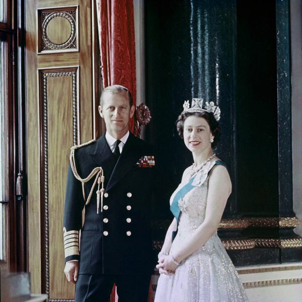 La Reina Isabel II y el Duque de Edimburgo en 1957 - La ...