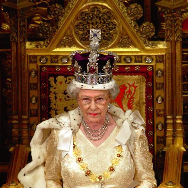 La Reina Isabel En La Apertura Del Parlamento En 2002 La Vida De La Reina Isabel Ii De Reino