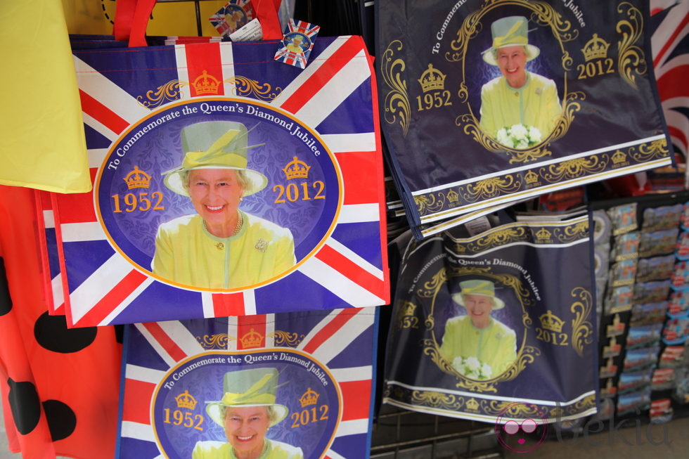 Merchandising para celebrar el Jubilero de la Reina Isabel II