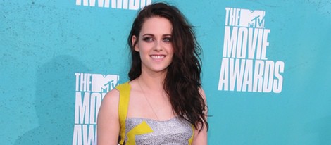 Kristen Stewart en la alfombra roja de los MTV Movie Awards 2012