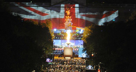 Luces y colores en el concierto del Jubileo de la Reina Isabel en Londres