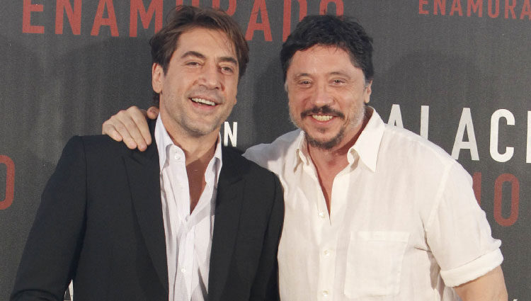 Carlos y Javier Bardem presentan en Madrid la película 'Alacrán enamorado'
