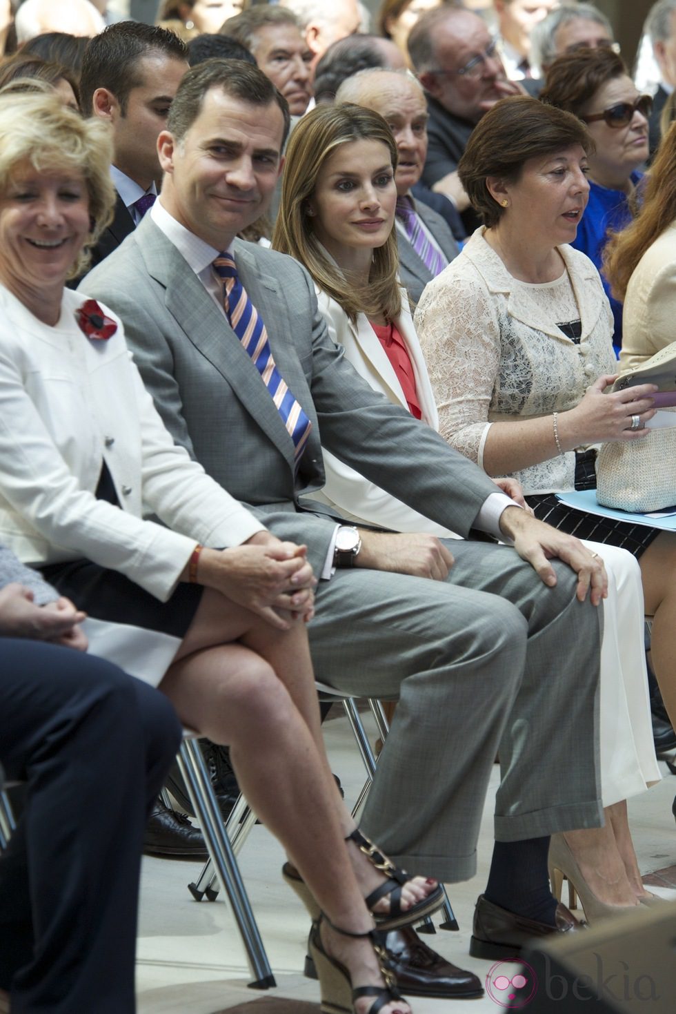 Los Príncipes y Esperanza Aguirre en la entrega de los Premios de la APM 2011