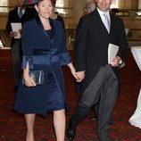 Peter Phillips y Autumn Kelly en la recepción de Guildhall del Jubileo de Diamante