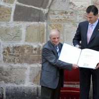 Don Felipe entrega el Premio Príncipe de Viana 2012 a Antonio López en Leyre