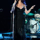 Katy Perry cantando en los Spirit of Life Awards en Los Angeles