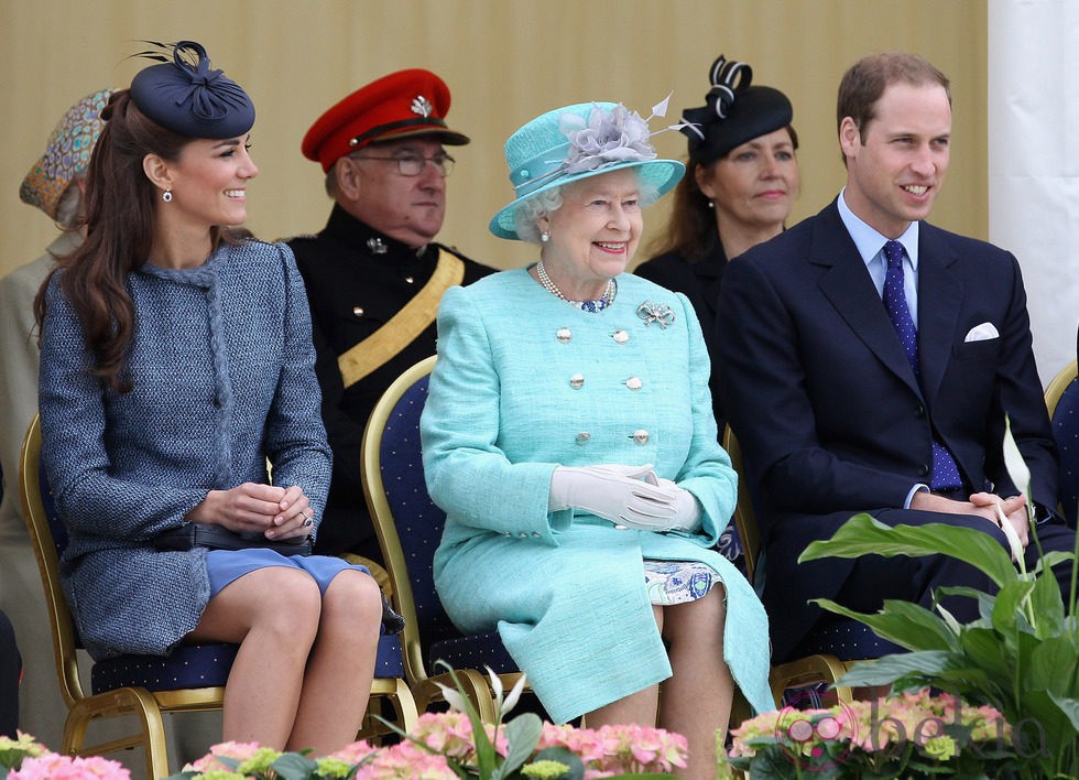 Los Duques de Cambridge y la Reina Isabel II en Nottingham