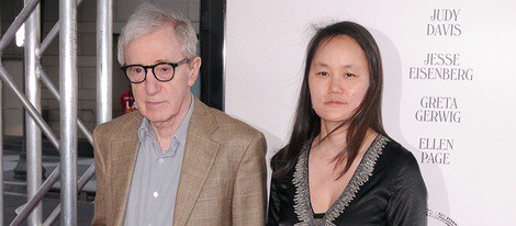Woody Allen y Soon-Yi en el estreno en Los Angeles de 'To Rome with love'