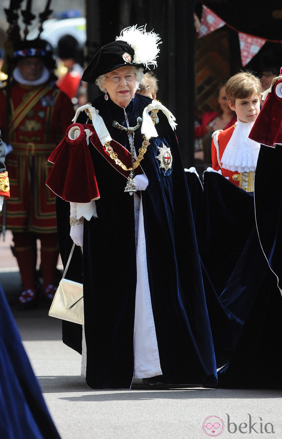 La Reina Isabel II en la ceremonia de la Orden de la Jarretera