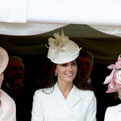 La Familia Real Británica en la procesión de la Orden de la Jarretera