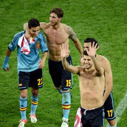 Jesús Navas, Sergio Ramos y Gerard Piqué tras ganar a Croacia en la Eurocopa