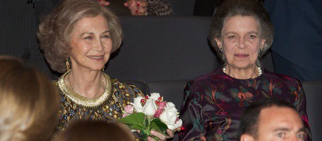 La Reina Sofía e Irene de Grecia en un concierto de música india