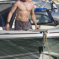 James Blunt presume de torso desnudo en Ibiza