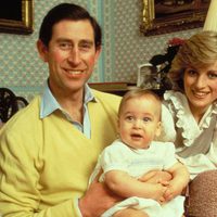 El Príncipe Carlos de Inglaterra y Lady Di con el Príncipe Guillermo de bebé