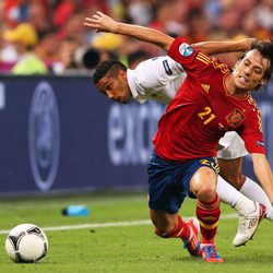 Clichy y David Silva se disputan el balón en el España - Francia de la Eurocopa