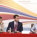 Los Príncipes Felipe y Letizia con Hillary Clinton en el Foro España-Estados Unidos