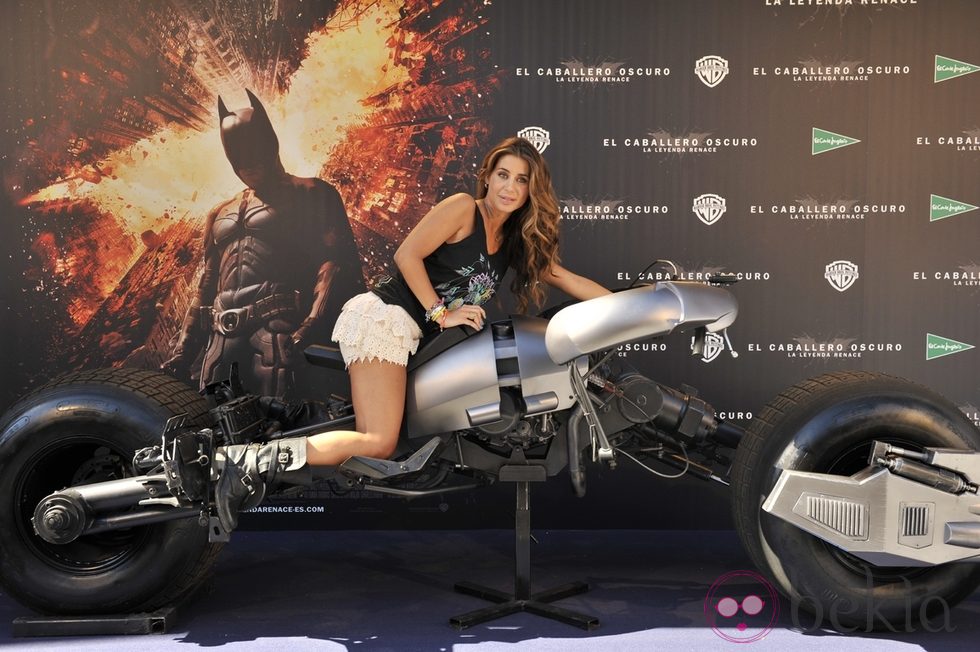 Elena Tablada en la presentación de la moto de Batman en Madrid