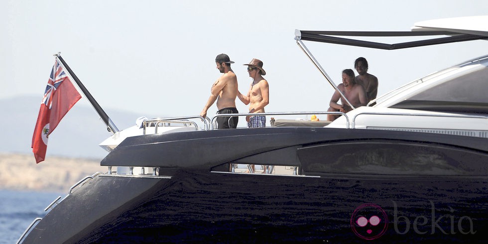 Kimi Raikkonen de vacaciones con un grupo de amigos en Ibiza