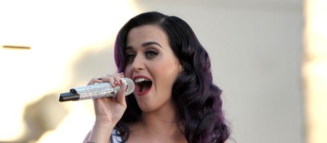 Katy Perry actuando en el estreno de su documental 'Katy Perry: Part of Me'