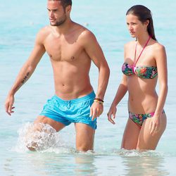 Malena Costa y Mario Suárez disfrutan de su amor de vacaciones en Ibiza