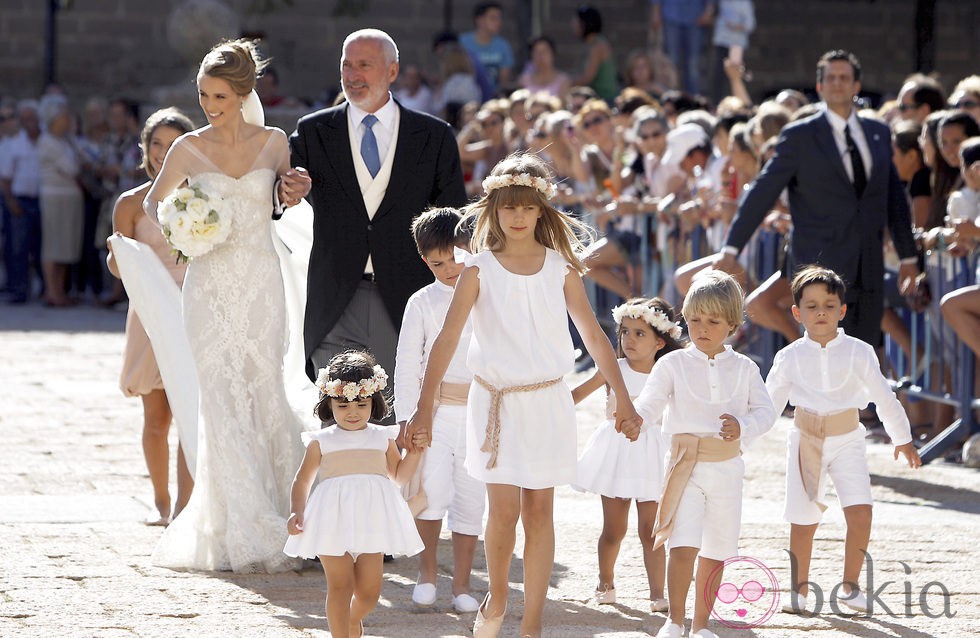 Astrid Klisans a su llegada al Monasterio de El Escorial vestida de novia