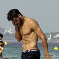 Feliciano López luce abdominales en las playas de Ibiza