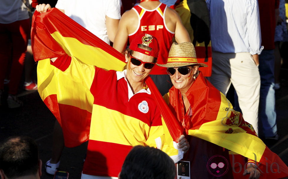 La Infanta Elena y María Zurita en la celebración en Madrid del triunfo de 'La Roja' en la Eurocopa 2012