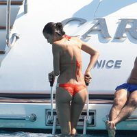 Irina Shayk presume de cuerpo en un barco en Saint-Tropez