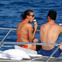 Cristiano Ronaldo e Irina Shayk comiéndose un helado en Saint-Tropez