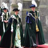 La Princesa Ana acompaña al Príncipe Guillermo en su nombramiento como Caballero de Thistle