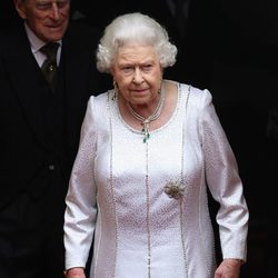 La Reina Isabel en el nombramiento del Príncipe Guillermo como Caballero de Thistle