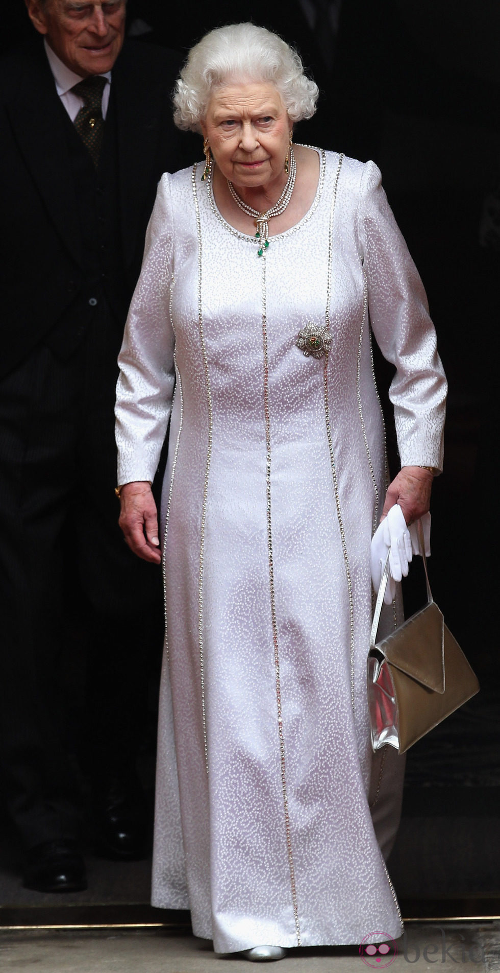 La Reina Isabel en el nombramiento del Príncipe Guillermo como Caballero de Thistle