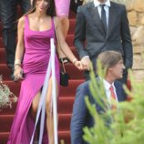 Cesc Fábregas y Daniella Semaan en la boda de Andrés Iniesta y Anna Ortiz