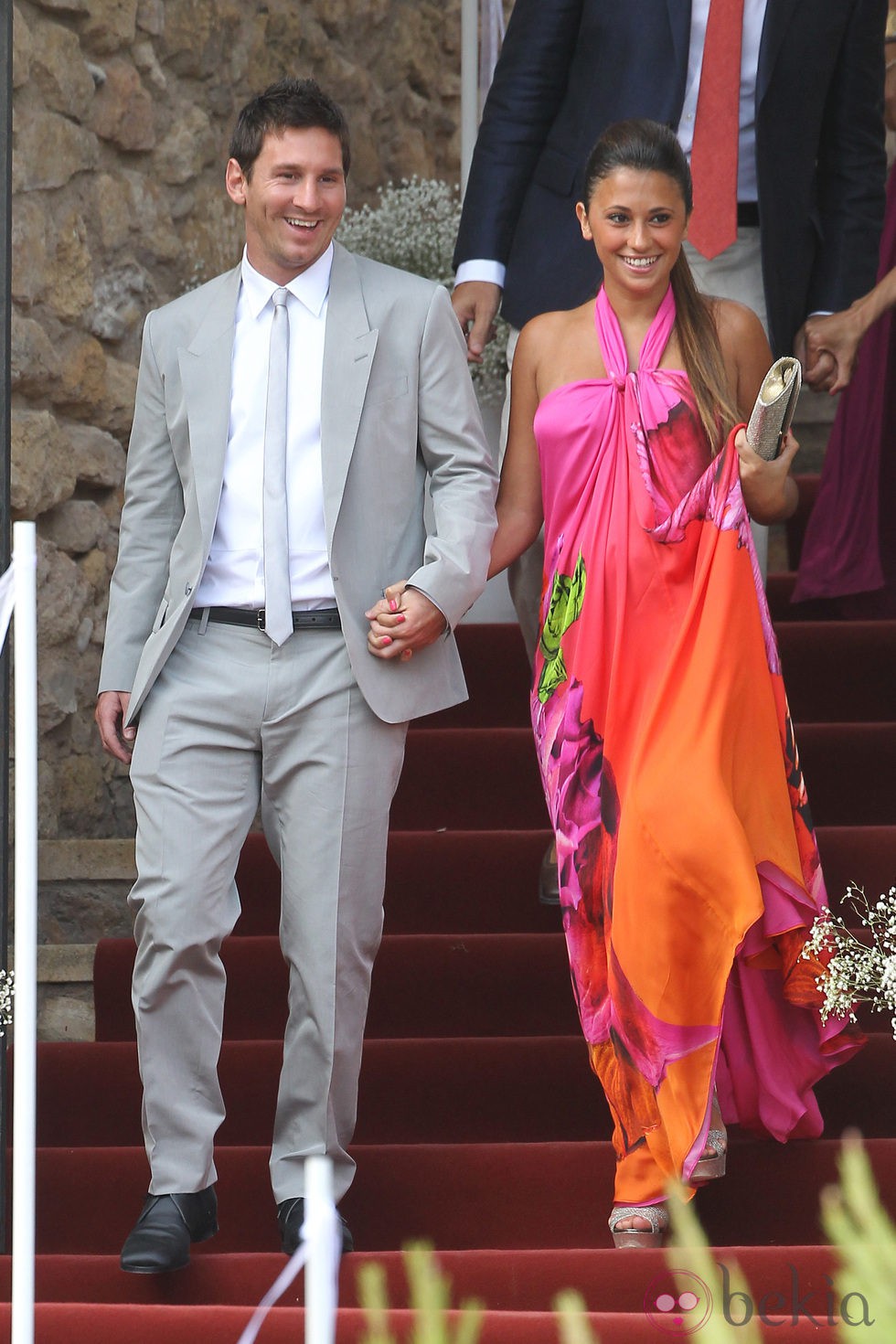 Leo Messi y Antonella Roccuzzo llegando a la boda de Andrés Iniesta y Anna Ortiz