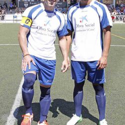 David Bustamante y Maxi Iglesias en un partido de fútbol benéfico en Madrid