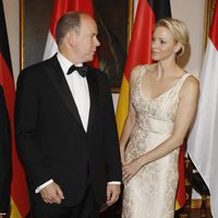 Alberto y Charlene de Mónaco, cómplices en la cena de gala ofrecida en su honor en Alemania