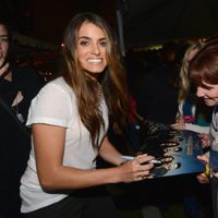 Nikki Reed firmando autógrafos en el estreno de 'Amanacer. Parte 2' en la Comic-Con 2012