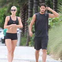 Sami Khedira y Lena Gercke hacen deporte durante sus vacaciones en Miami