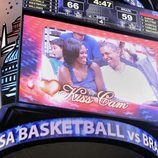 Barack y Michelle Obama pillados en la Kiss Cam