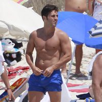 David Bustamante presume de cuerpazo durante sus vacaciones en Ibiza