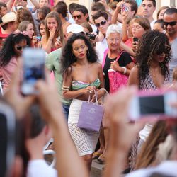 Rihanna de compras por Saint Tropez