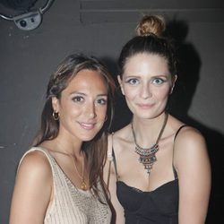 Mischa Barton y Tamara Falcó en una fiesta organizada por Guess en Ibiza