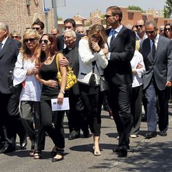 Darek, Susana y Alicia Uribarri en el funeral de José Luis Uribarri