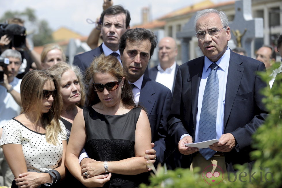 Alfonso Guerra en el funeral de Gregorio Peces-Barba
