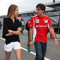 Fernando Alonso y Dasha Kapustina pasean su amor en el GP de Alemania 2012