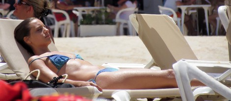 Michelle Jenner de vacaciones en Ibiza