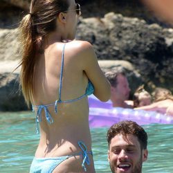 Michelle Jenner y José Lamuño, de vacaciones en Ibiza