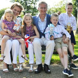 Felipe y Matilde de Bélgica con sus hijos en Londres 2012