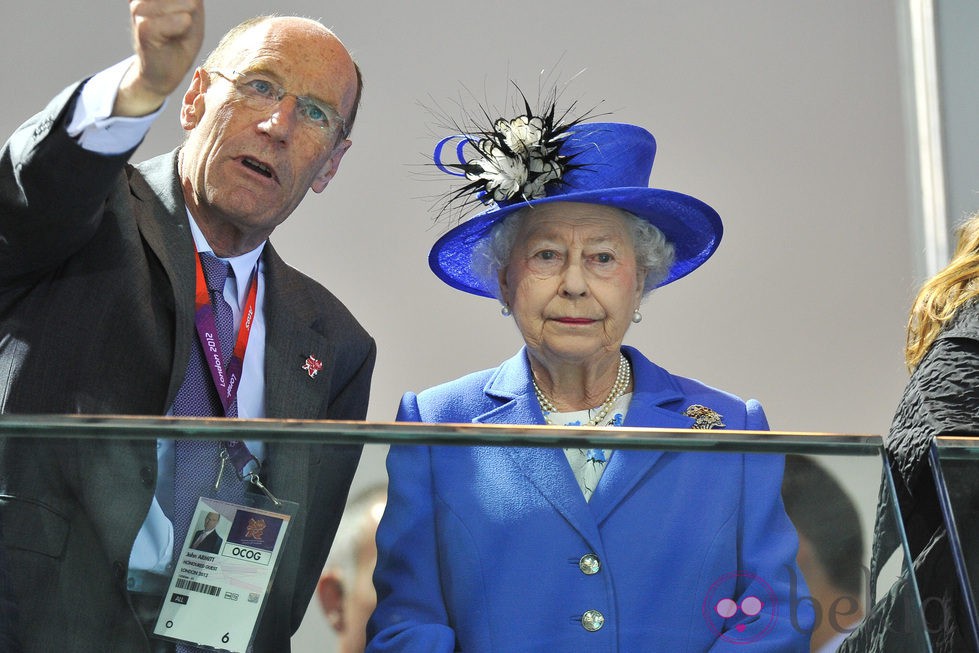 La Reina Isabel II en una competición de Londres 2012